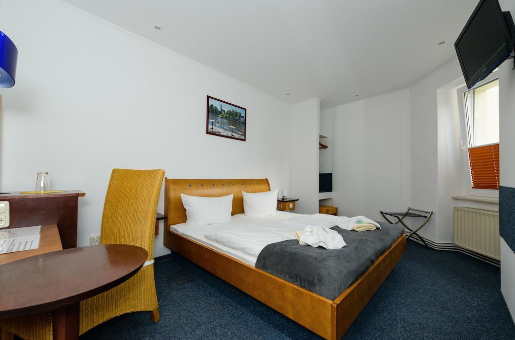 City Hotel-Pension Brandenburg Brandenburg (Brandenburg an der Havel) Quarto foto