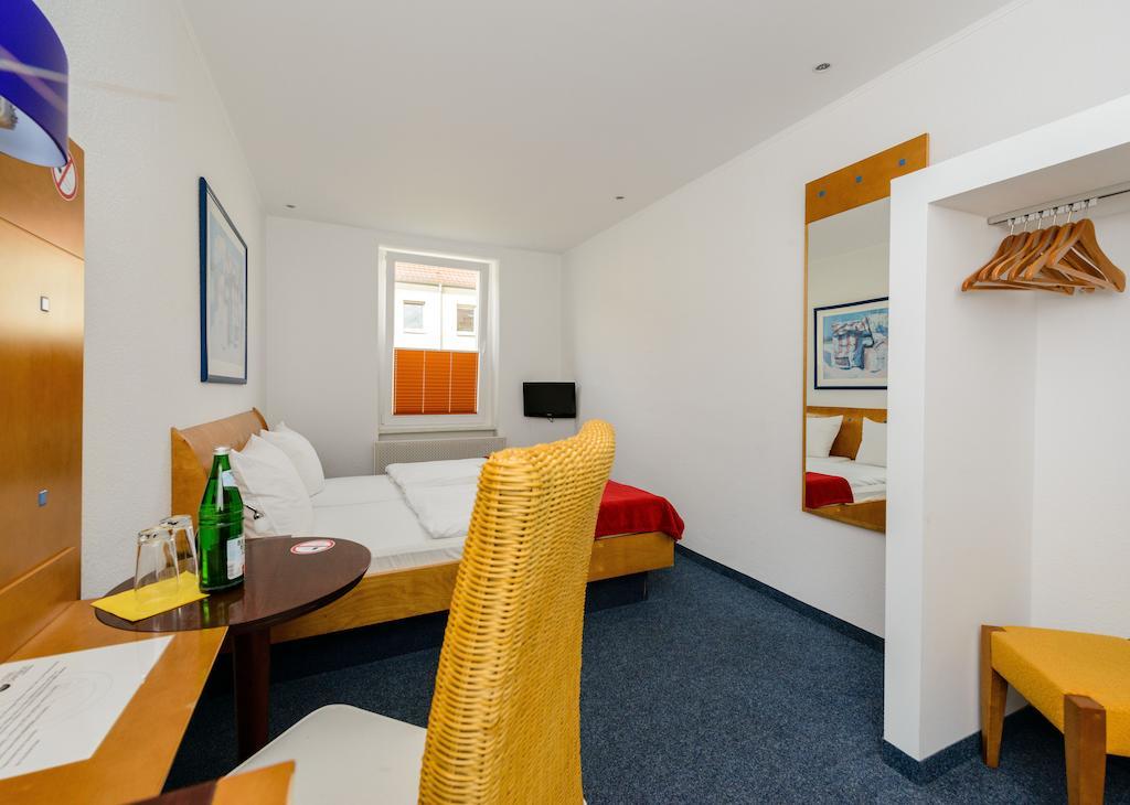 City Hotel-Pension Brandenburg Brandenburg (Brandenburg an der Havel) Quarto foto